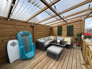 COVERED FAMILY/ENTERTAINING AREA- click for photo gallery